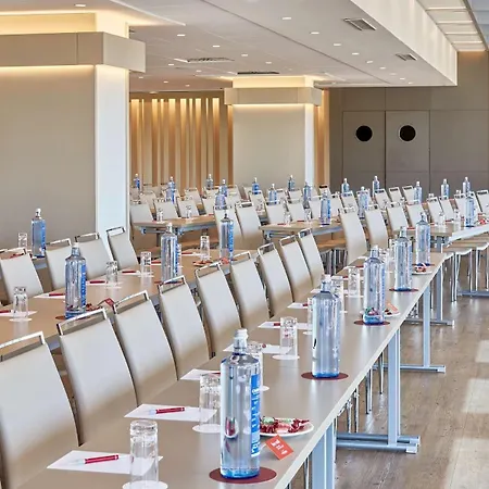 Отель Nh Collection 5*